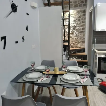 Amyrissa House *